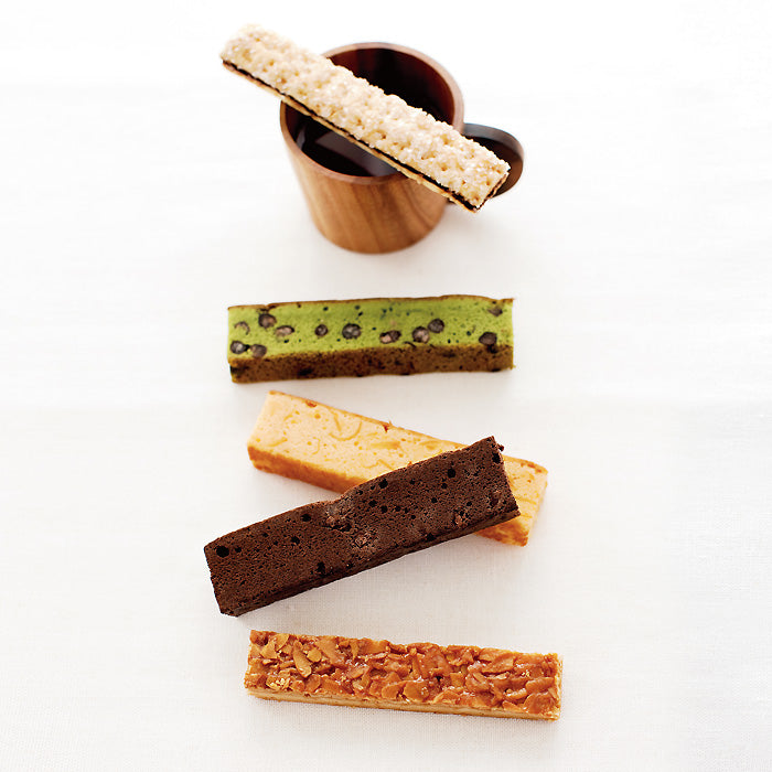 ＡＫＩＹＡＭＡ 秋山 スティックケーキ 3本